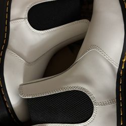 DR MARTEN QUAD BOOTS WHITE