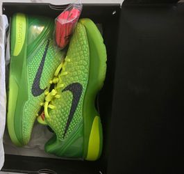 Kobe Grinch 2020 size 11.5 DS