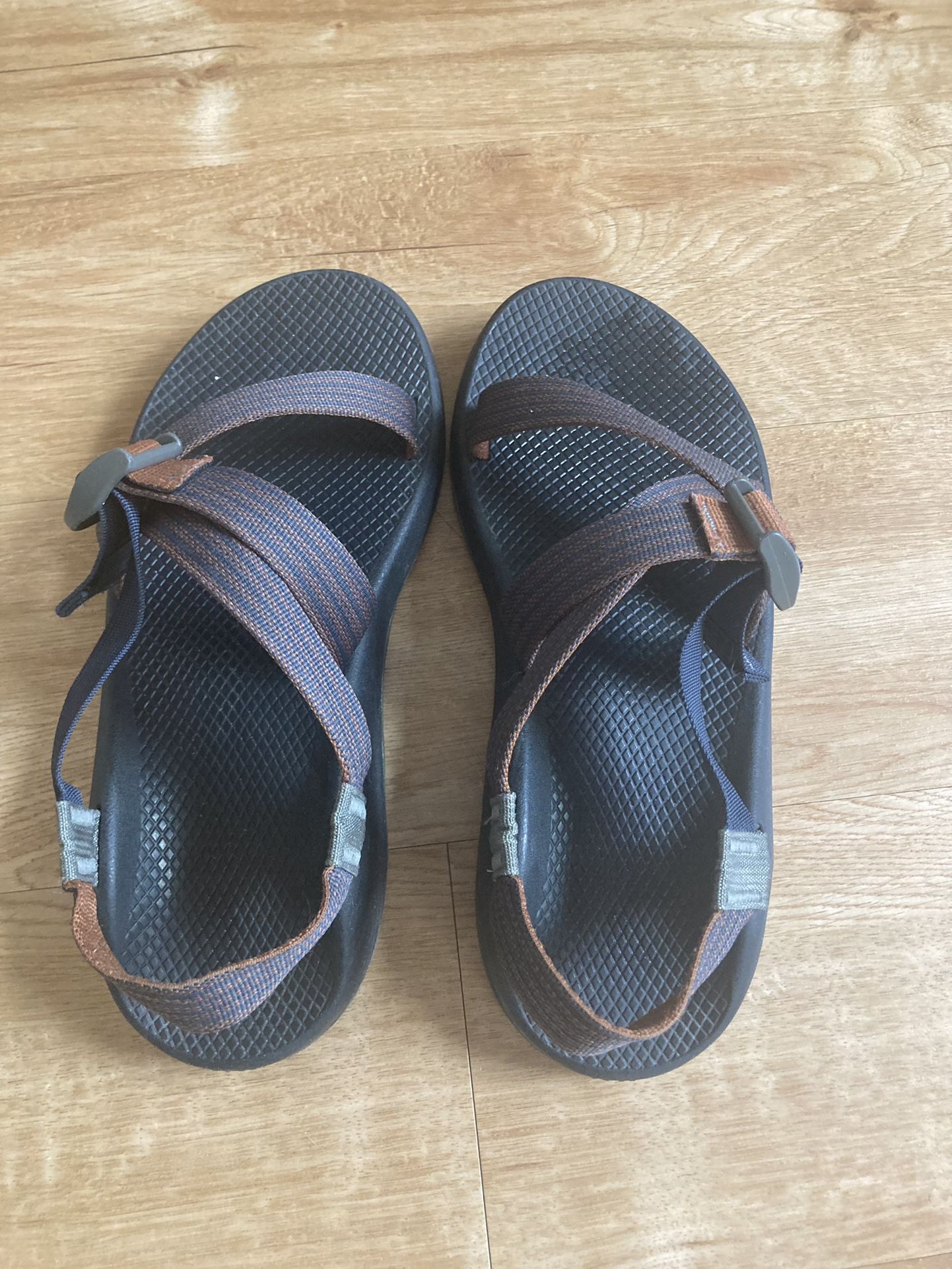 Men’s Chacos size 11