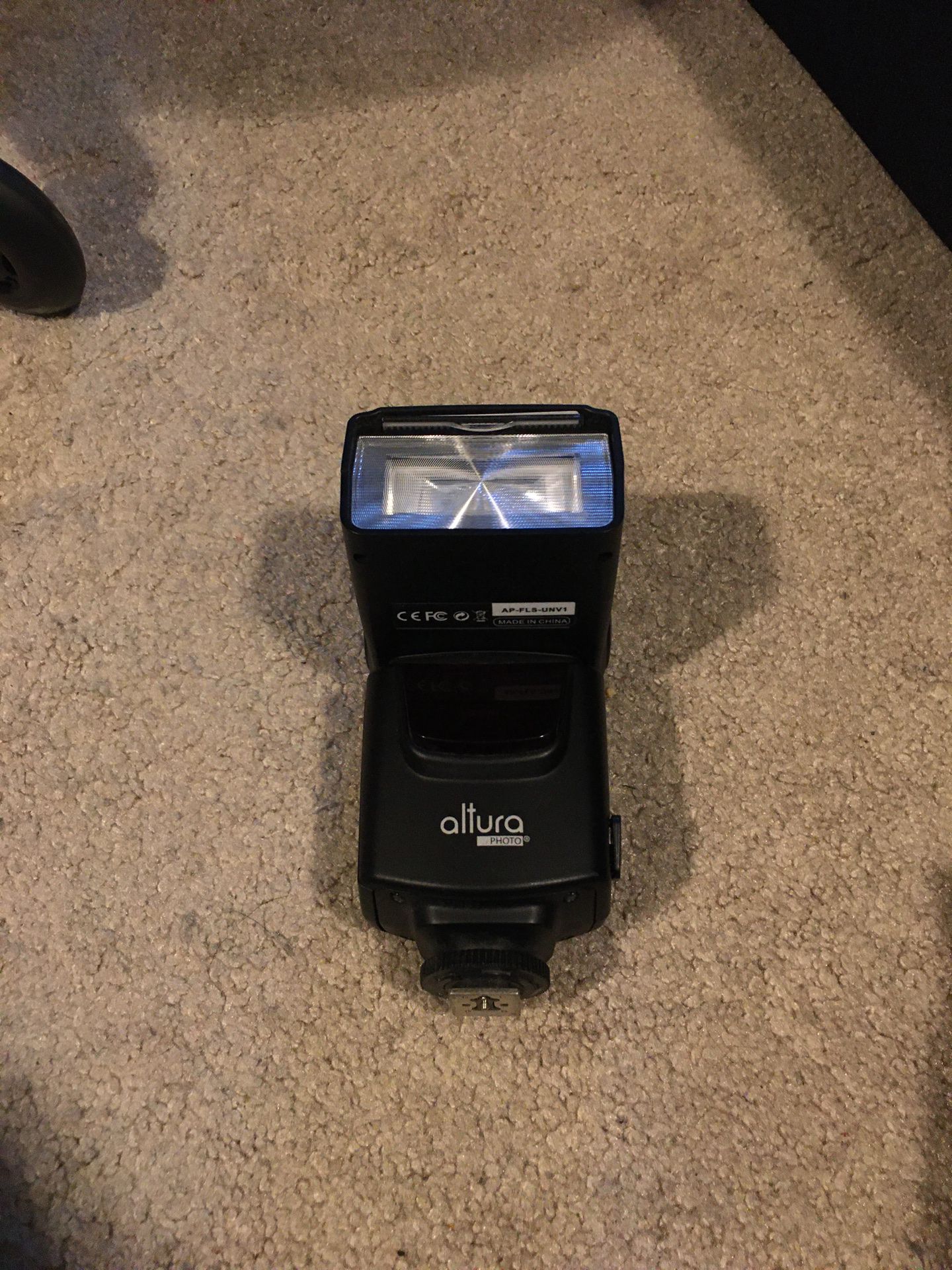 Flash attachment for digital cameras. I lost my camera so have no use for it.