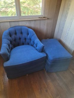 Accent chair with ottoman
