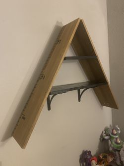 Artsy Shelf Decor Childrens Room