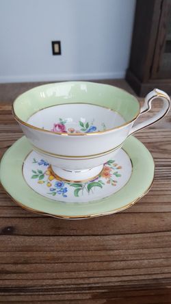 QUEEN ANNE fine bone China cup & saucer