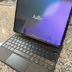 2021 iPad Pro 12.9 - inch (5th generation) No trades!