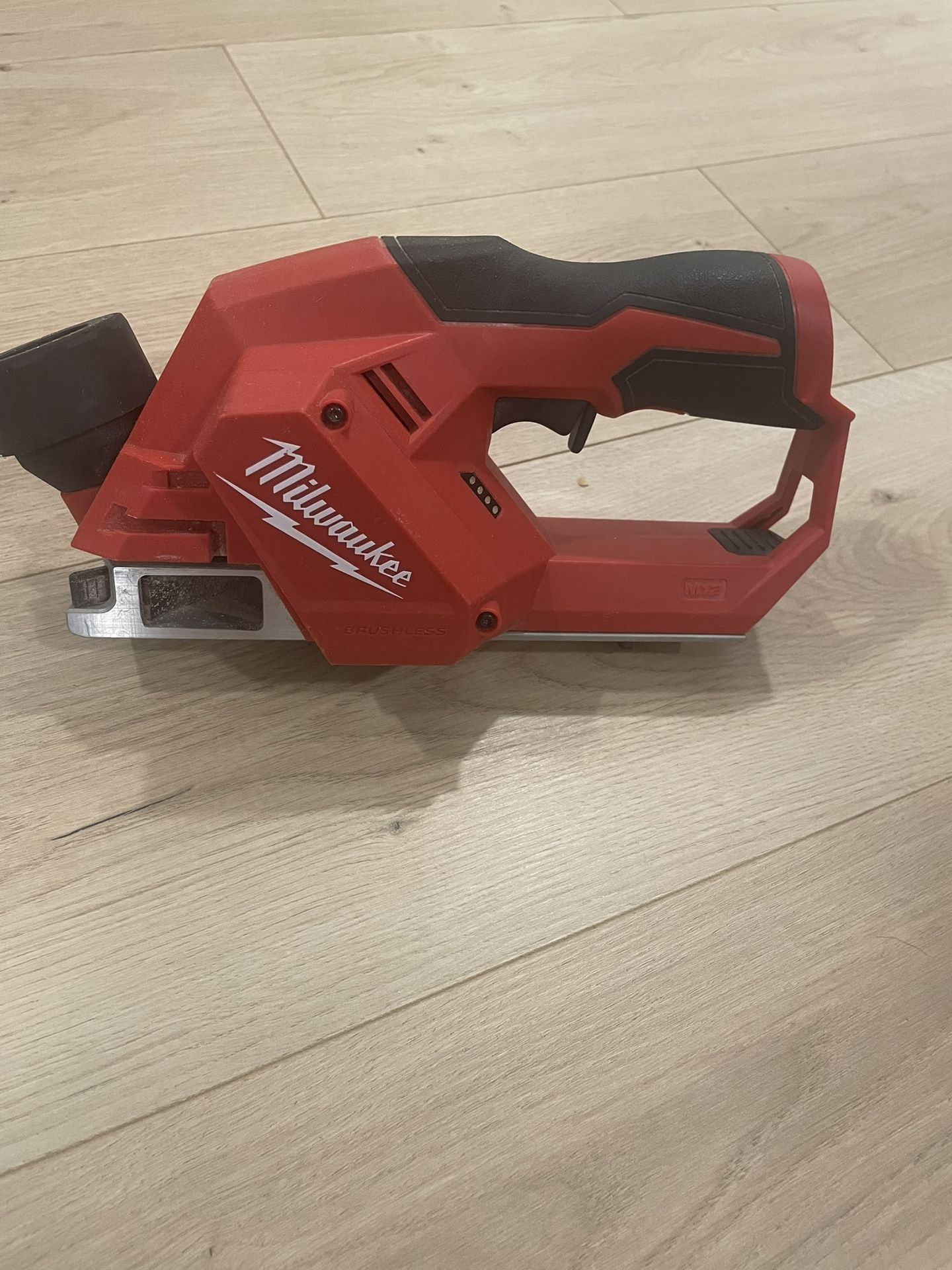 Milwaukee M12 Planer