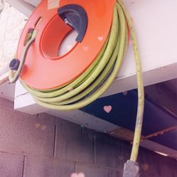 100 Ft Extension Cord With Holder