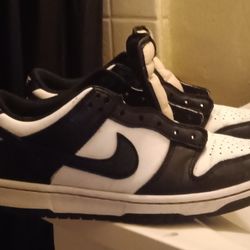 NIKE DUNK PANDA (SIZE 7Y )