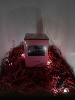 Valentino Donna Born In Roma