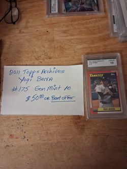 2011 Topps Yogi Berra Graded  10