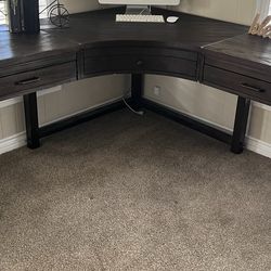 84520 Riverside Furniture Promenade Curved Corner Dark Brown Wood Desk