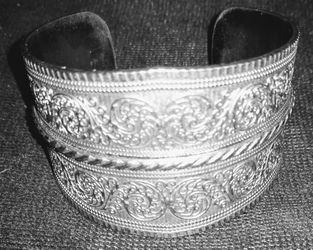 VINTAGE CUFF BRACELET