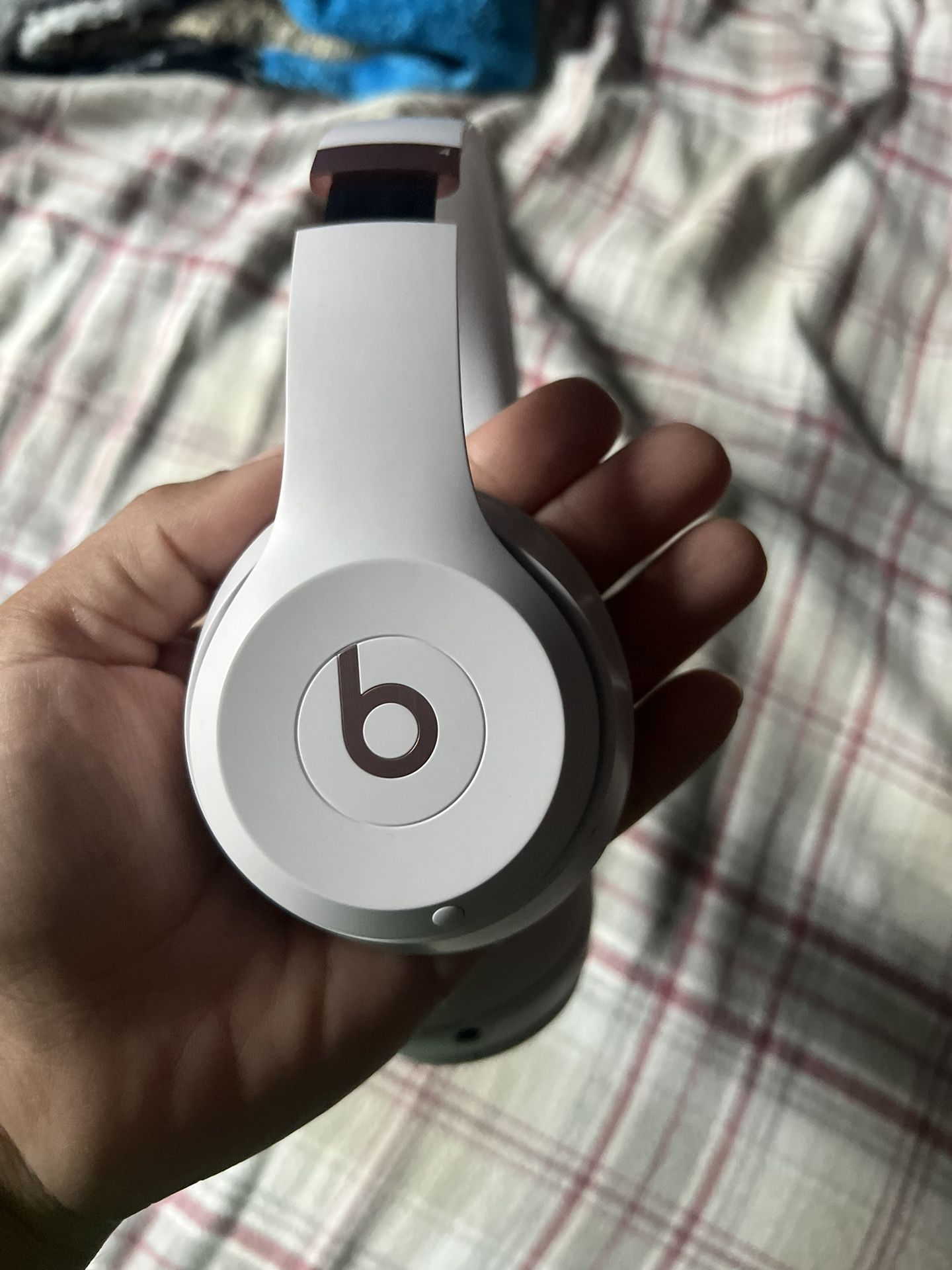 Beat Solo 4 True Wireless Headphones