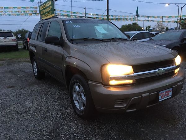 2003 Chevy Trailblazer for Sale in San Antonio, TX - OfferUp