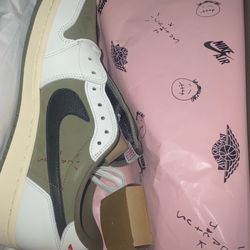 Travis Scott’s olive medium low men size 13