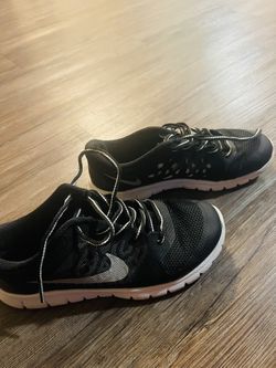 I sell these shoes in good condition at 20 each pair size 2 and 1