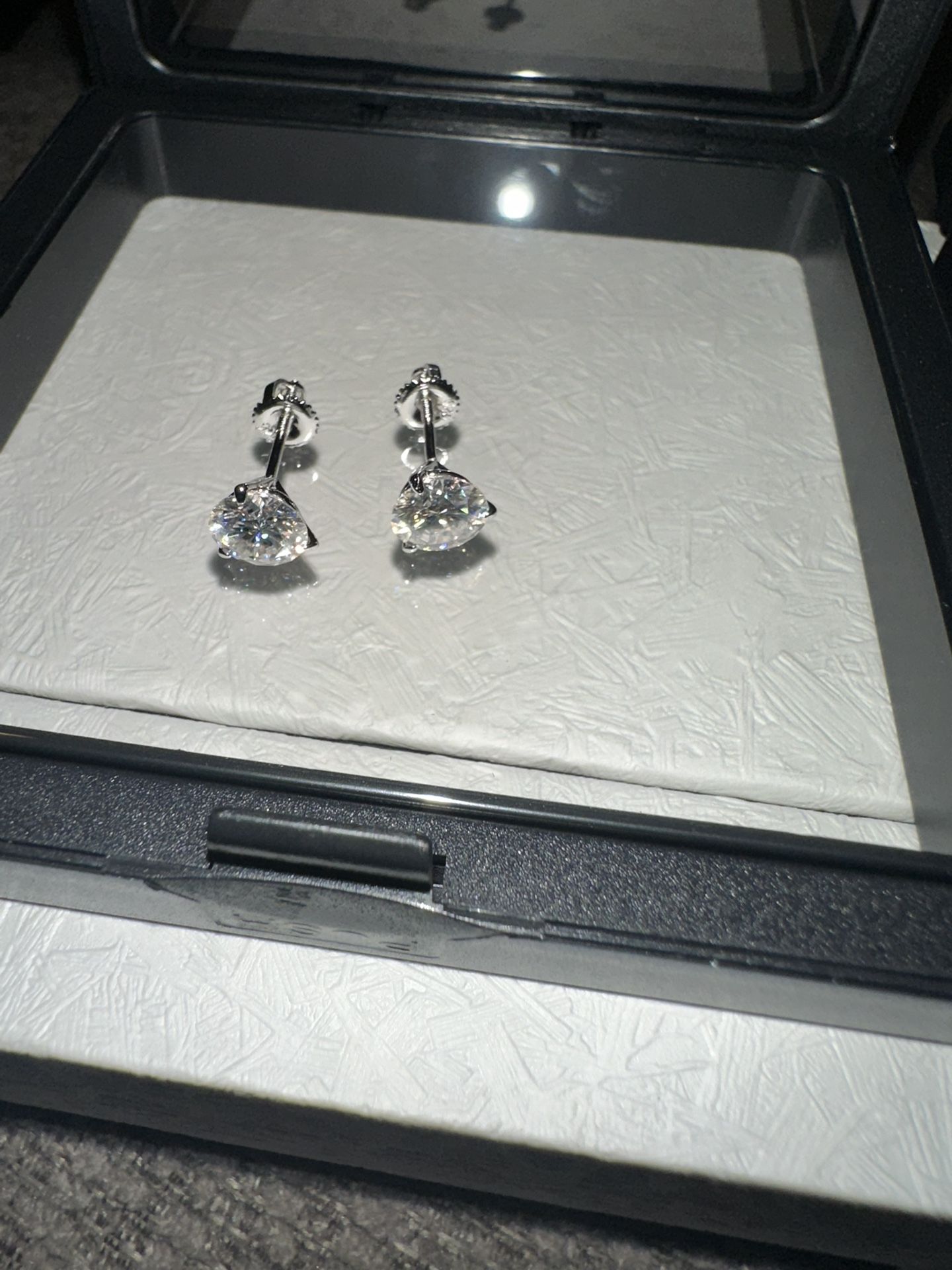 Screw Back 1 CT VVS Moissanite Stud Earrings - S925 Sterling Silver Pass Diamond Test
