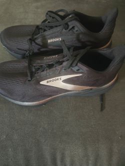 Brooks tenis (9)