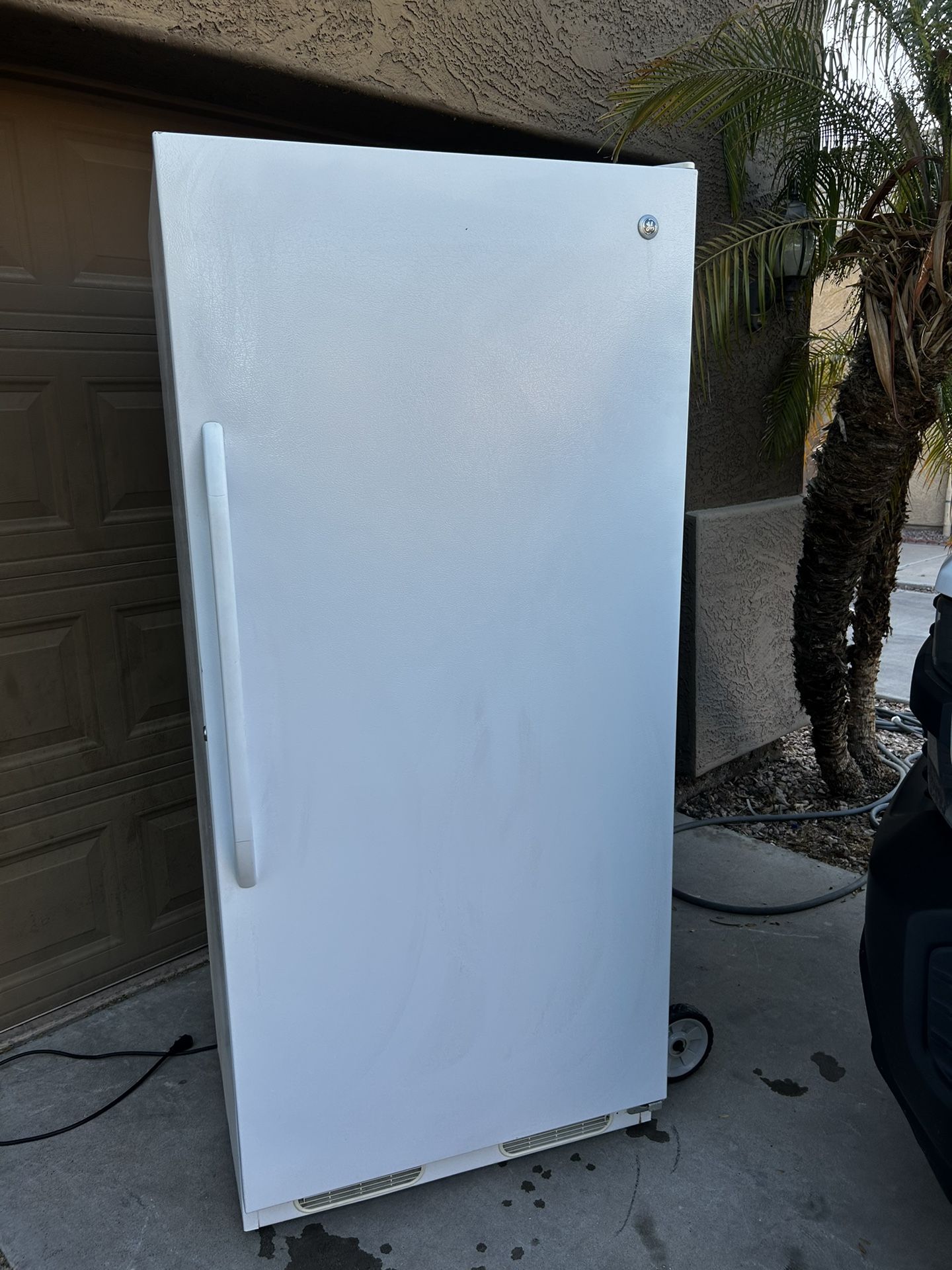 21.3 cu. Ft. Frost Free Defrost Upright Freezer