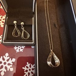 14K Gold Tear Drop Set