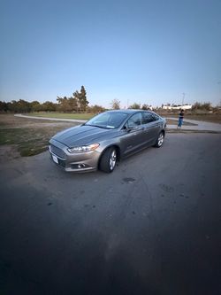 Ford Fusion Hybrid Sedan