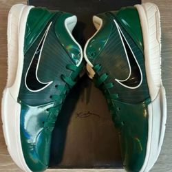 Nike Kobe Undefeated size 10.5
