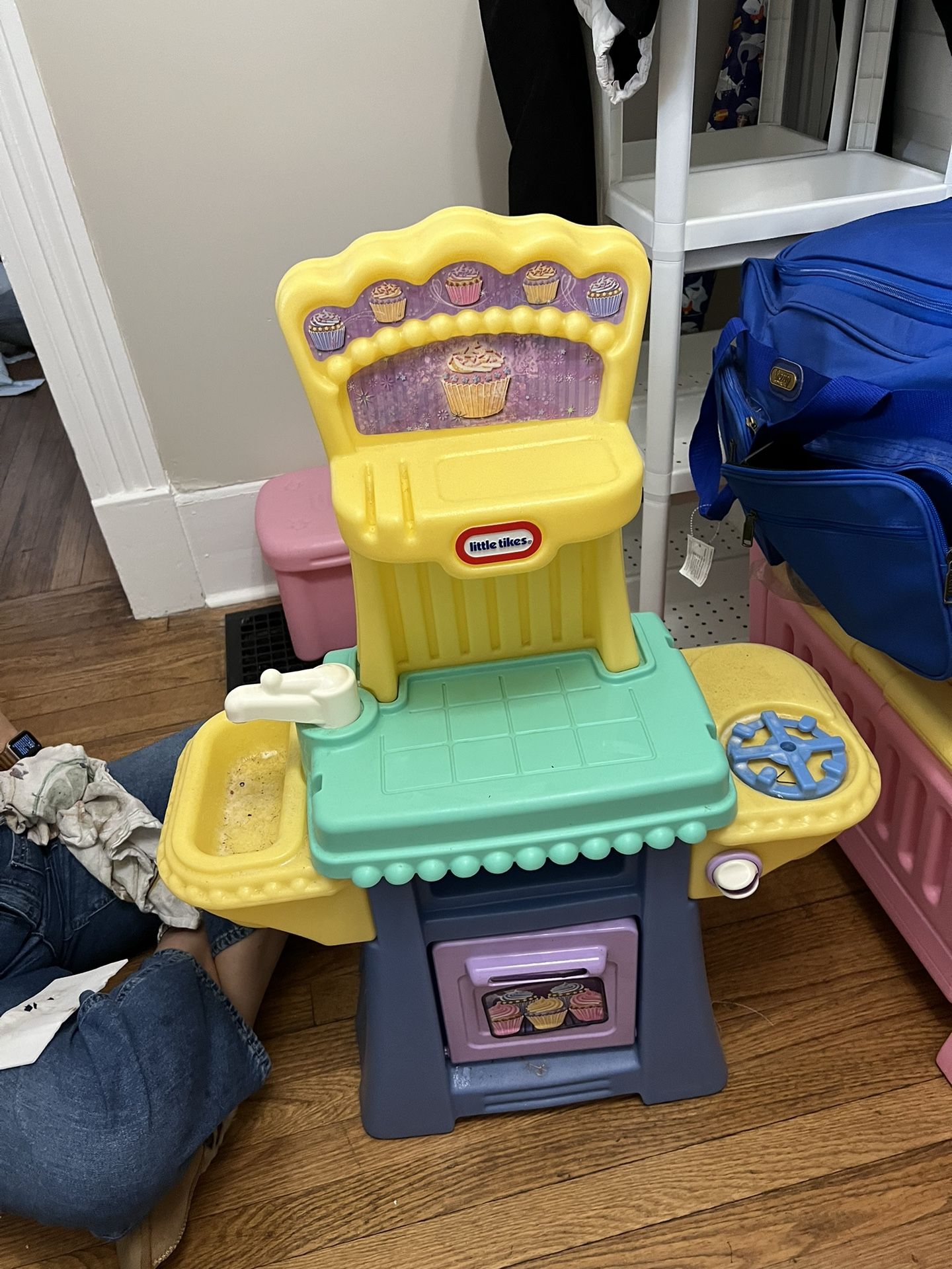 Vintage Little Tikes Cupcake Kitchen