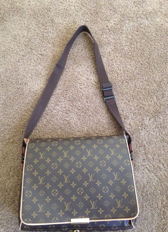Louis Vuitton Messenger bag for Sale in Las Vegas, NV - OfferUp