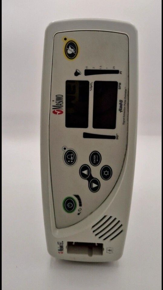 MASIMO SET  Rad 8 pulse oximeter. Handheld. Good condition.