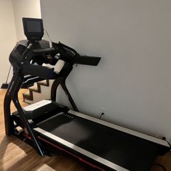 Treadmill 
