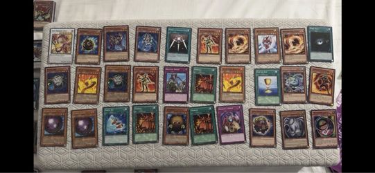 Yugioh cards 700 count random