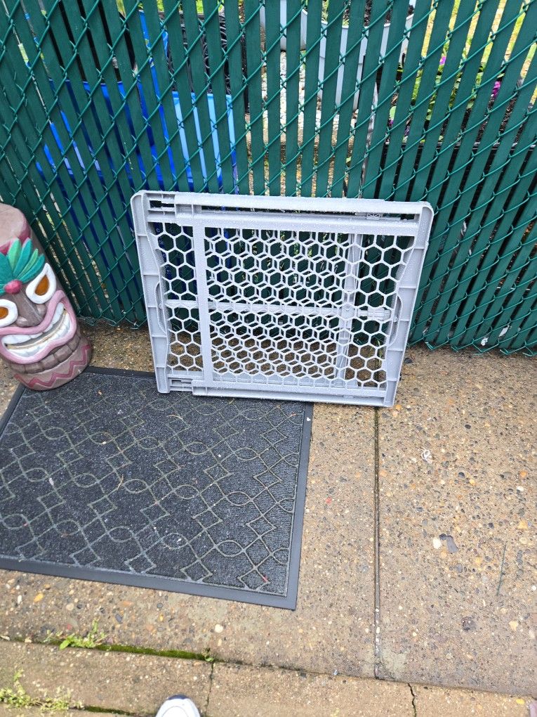 Gate