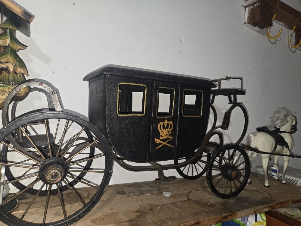 Antique  Model  Royal  Horse Carriage Early 1900 Wooden Metal 