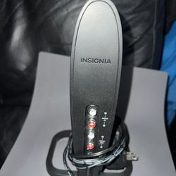 Insignia’s Headphone Charger & Bluetooth Antenna NO HEADPHONES 