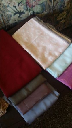 Manadel scarfs