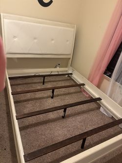 4 piece QUEEN SIZE bedroom set