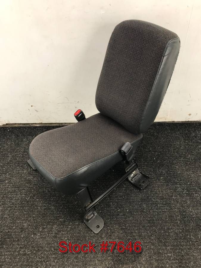 2000 Chevy Silverado Front Center Console Jump Seat Seats Gray Cloth