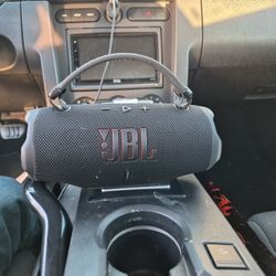 NEW JBL CHARGE 6 PORTABLE SPEAKER 