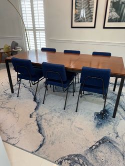 Beautiful Dining Table. 60” with 20” Leaf. 6 Chairs