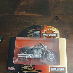  Harley Davidson 2006 Die-Cast Replica 1:18 Series 06 VRSCR STREET ROD