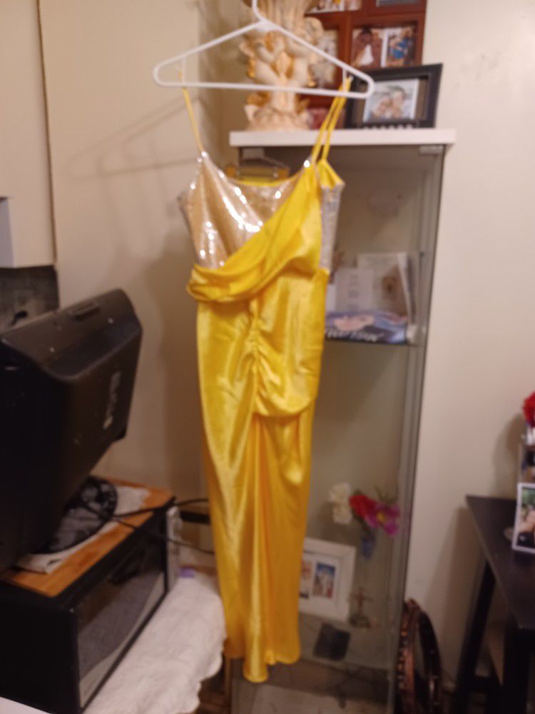 Brand New Never Used Yellow Dress Size 2