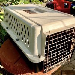 Pet Carrier: 23”L x 14.W x 11.5”