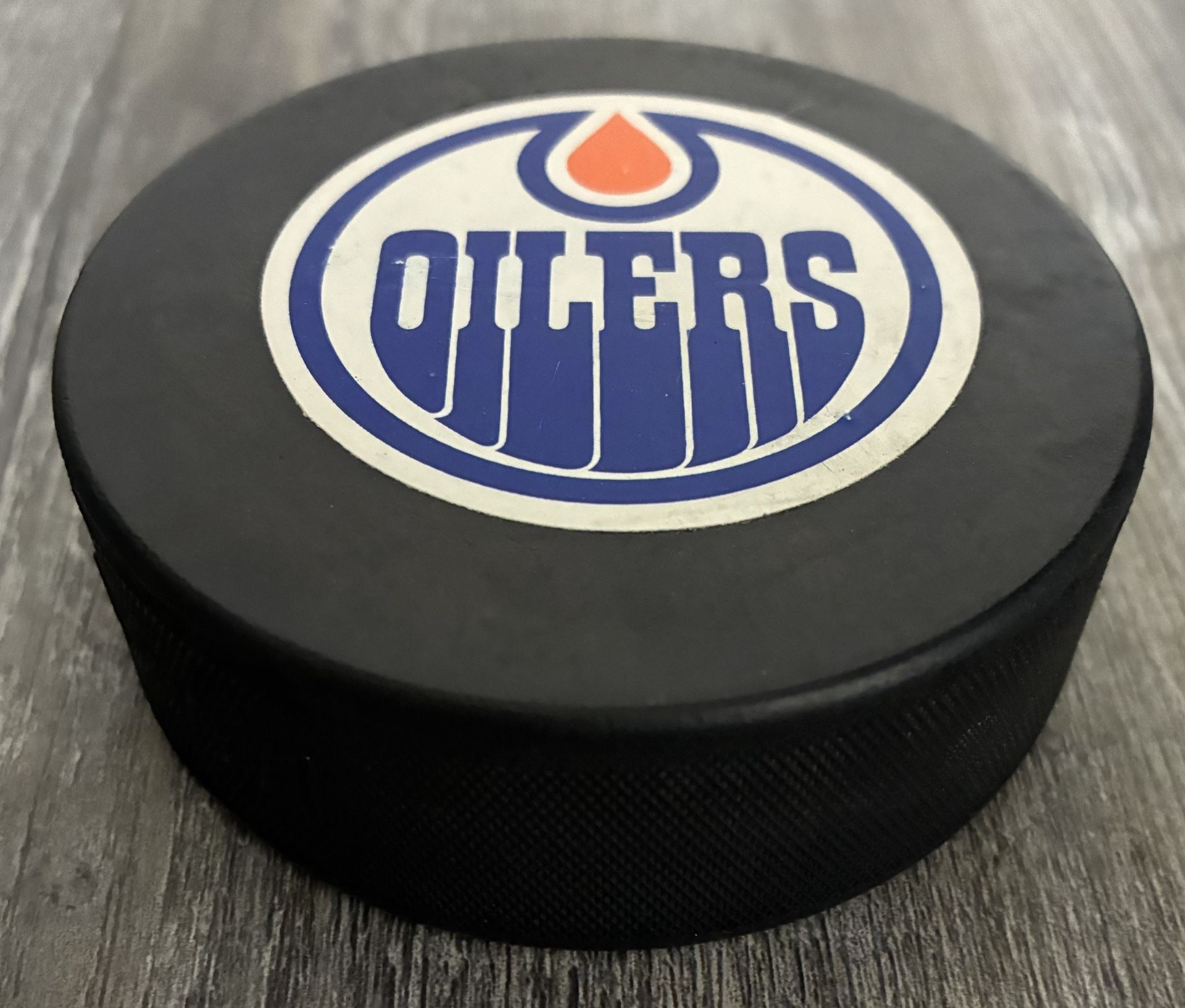 Edmonton Oilers Official NHL Puck