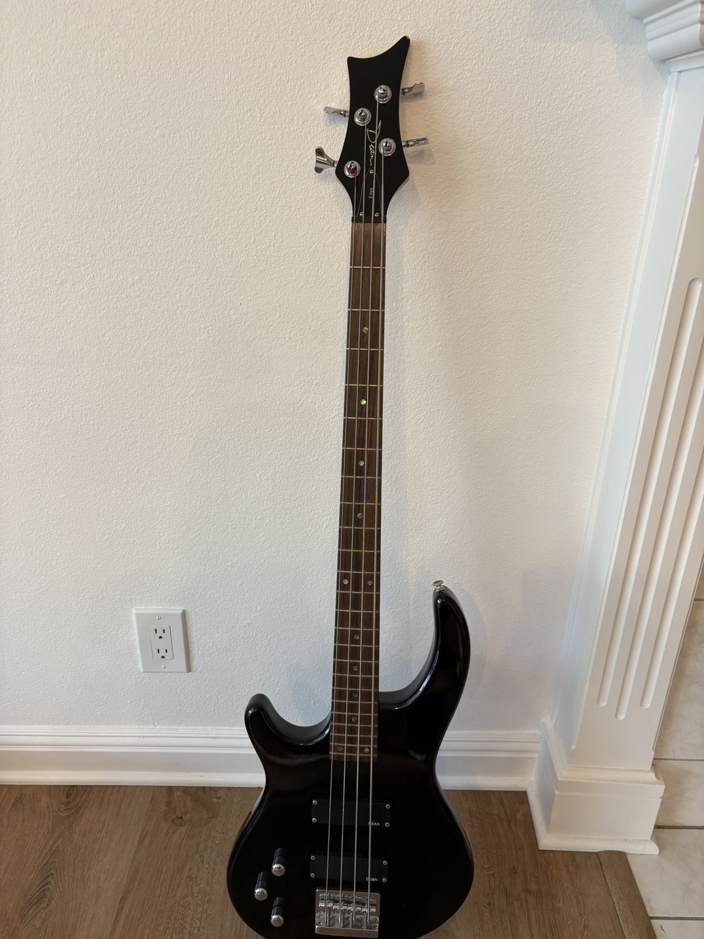 Dean Edge Left-Handed Bass Guitar