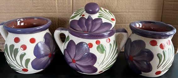 Purple floral mug set.