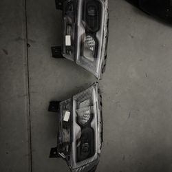 25’ DURANGO HEADLIGHT OEM