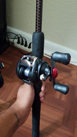2 Ugly Stik GX2 Rods with baitcaster reels for Sale in Kissimmee