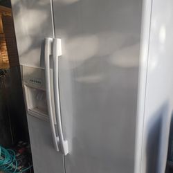 Whirlpool refrigerator in working conditions!