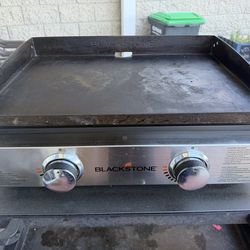 Blackstone 22” On The Go Griddle with cover