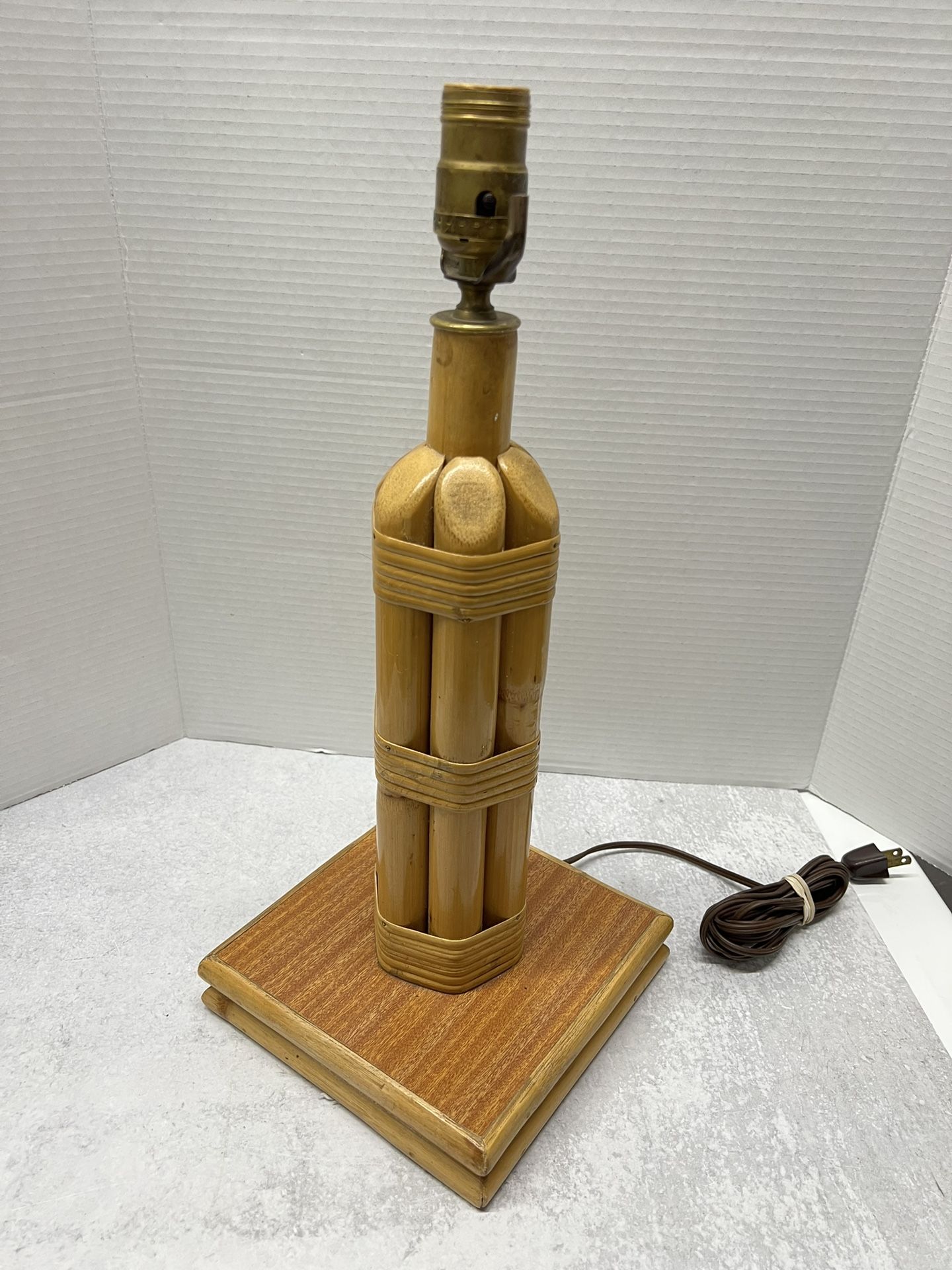 Vintage Mid Century Modern MCM Bamboo Cane Tiki Table Lamp