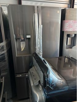 New Open Box Kenmore Elite French Door Refrigerator Ice/Water Indoor